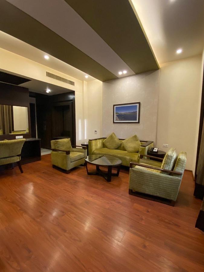 Four Points By Sheraton Srinagar Srīnagar Exterior foto