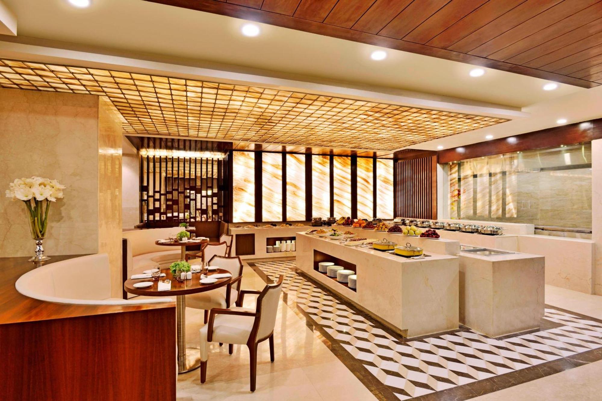 Four Points By Sheraton Srinagar Srīnagar Exterior foto