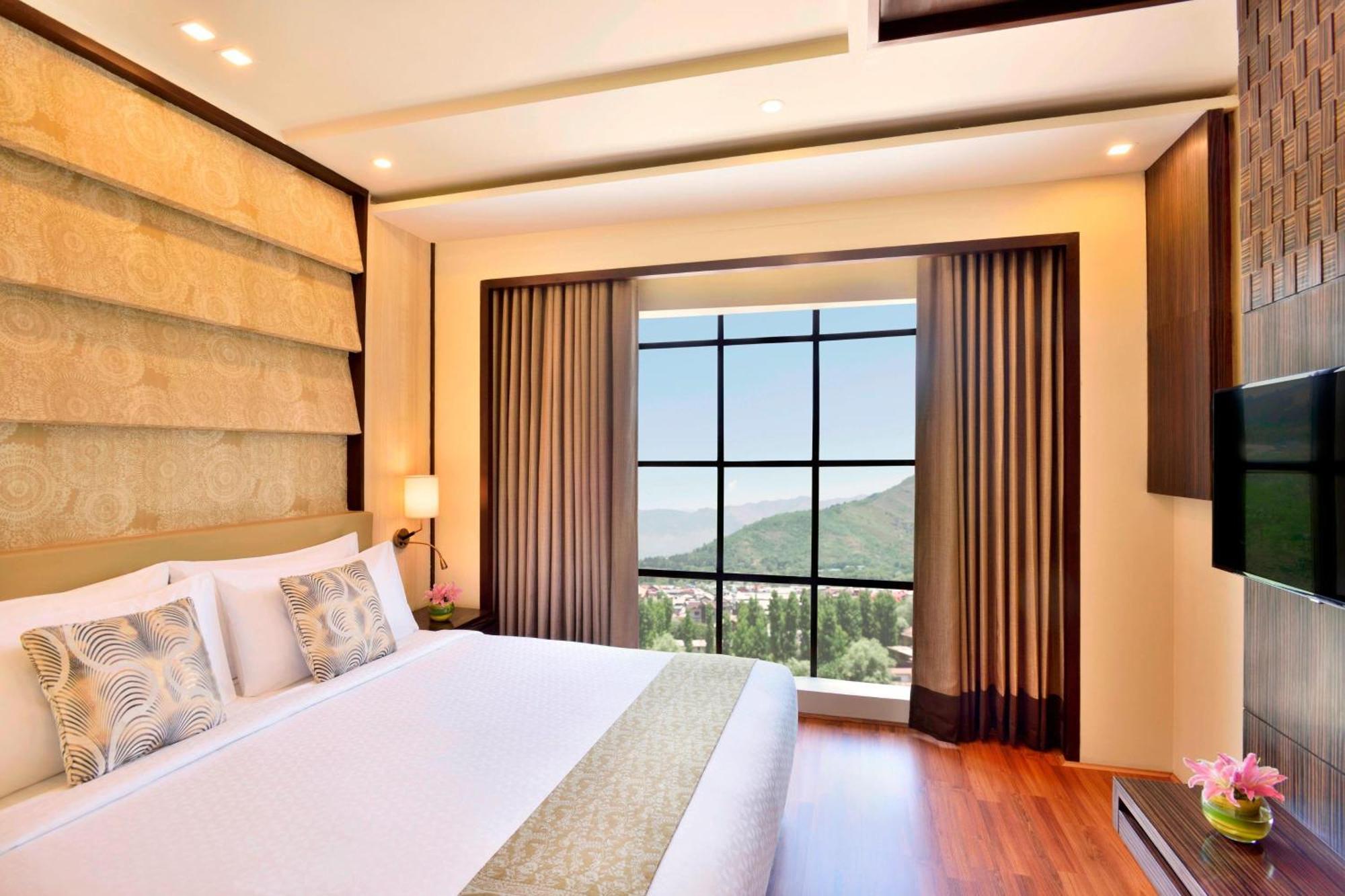 Four Points By Sheraton Srinagar Srīnagar Exterior foto